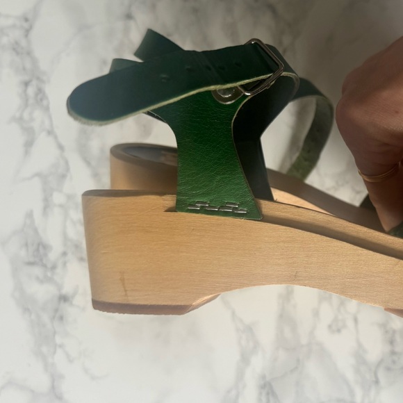 Swedish Hasbeens Debutant Cross Strap Kelly Green Leather Wooden Clog Sandals 35 - Picture 5 of 7